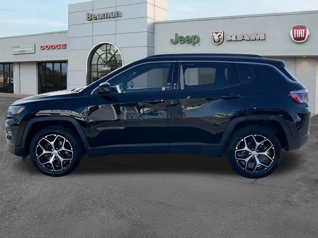 Used 2024 Jeep Compass Limited AWD/4WD image 4