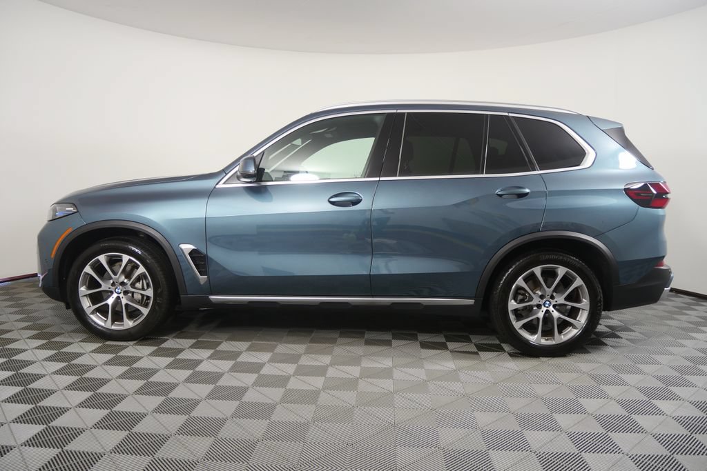Certified 2026 BMW X5 xDrive40i AWD/4WD image 2