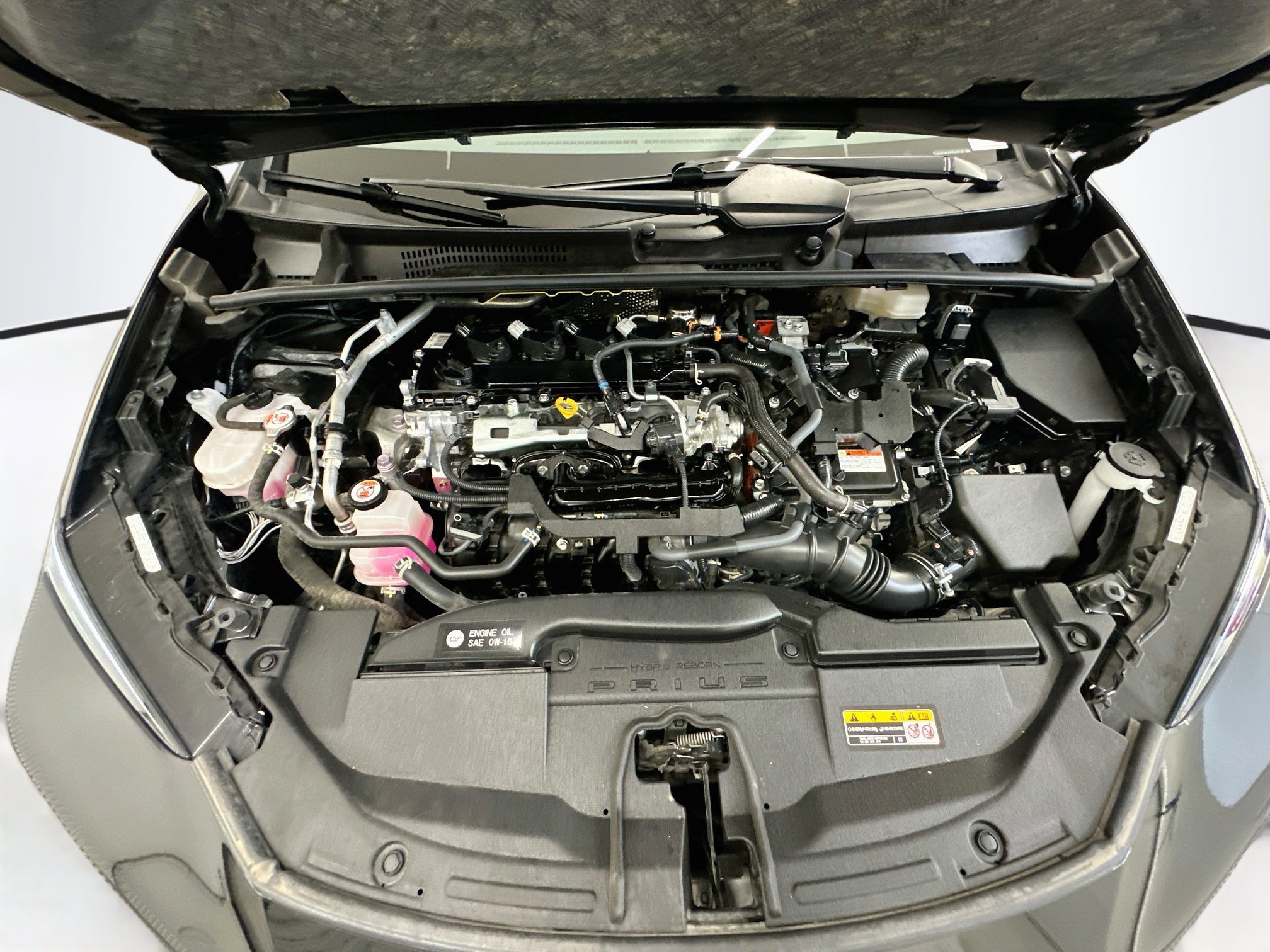 Used 2024 Toyota Prius XLE FWD image 35