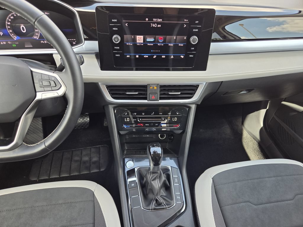 Used 2026 Volkswagen Taos SE FWD image 16