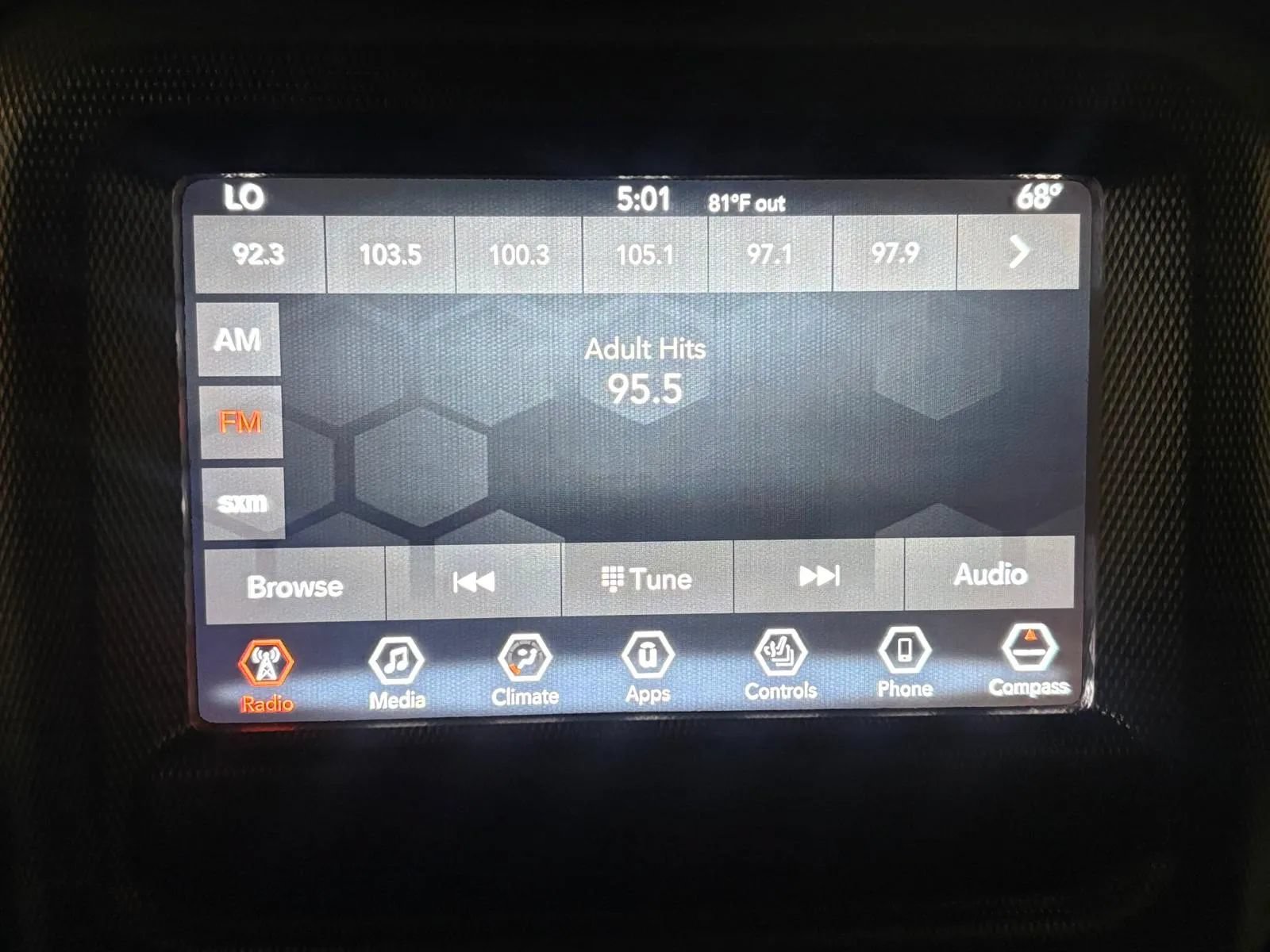 Used 2018 Jeep Wrangler Unlimited Sahara w/ Dual Top Group AWD/4WD image 12