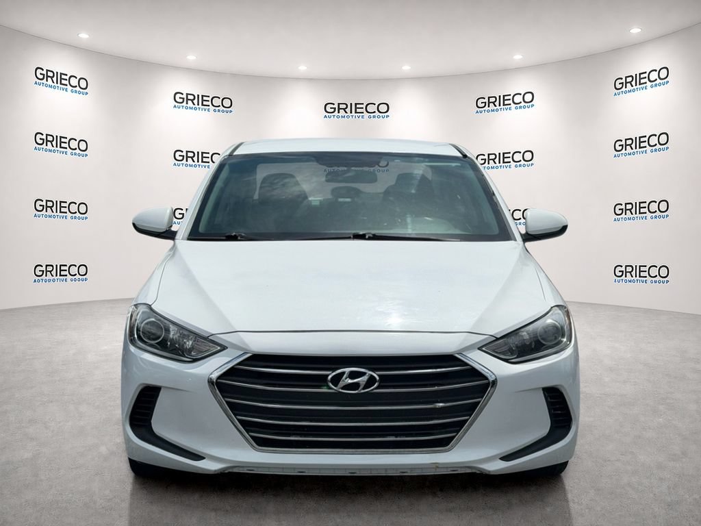 Used 2018 Hyundai Elantra SEL w/ Cargo Package FWD image 2