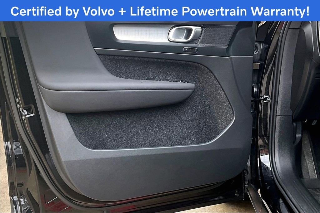 Certified 2023 Volvo XC40 B5 Core image 24
