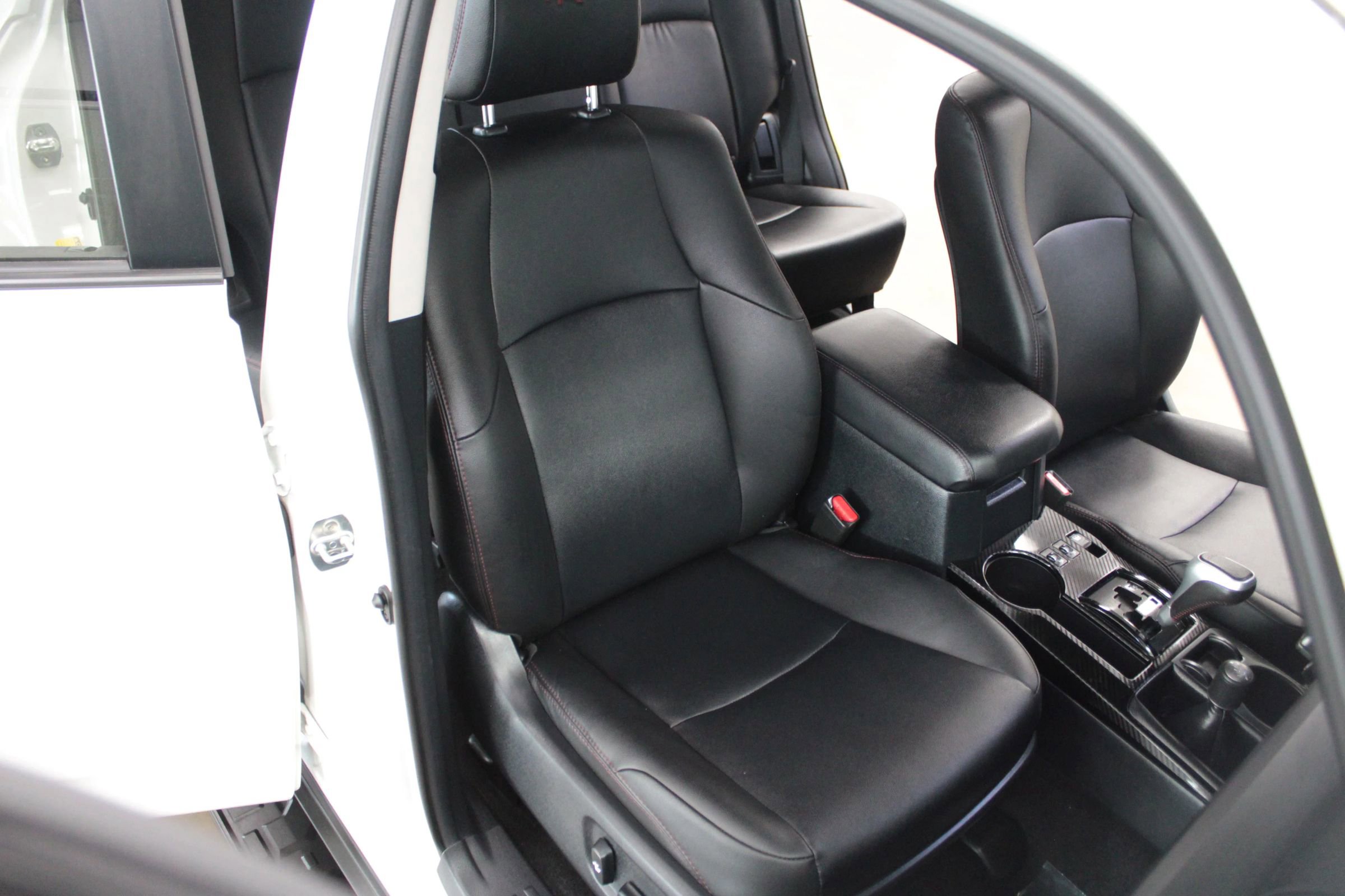 Used 2024 Toyota 4Runner TRD Off-Road Premium image 11