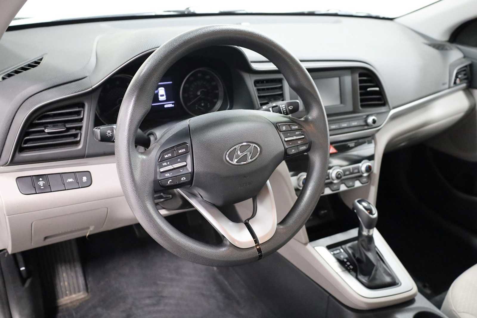 Used 2020 Hyundai Elantra SE image 4