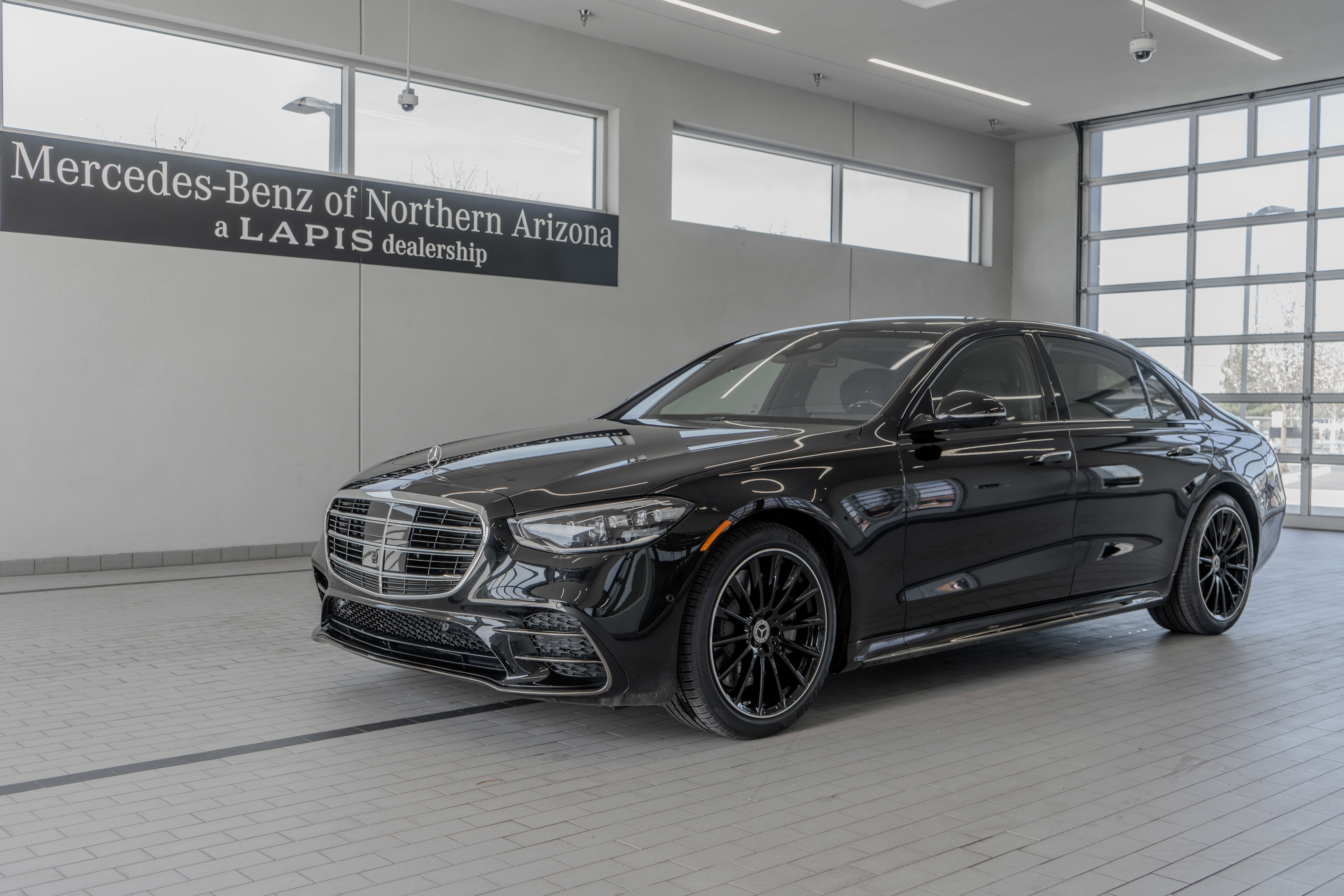 New 2025 Mercedes-Benz S 500 4MATIC image 3