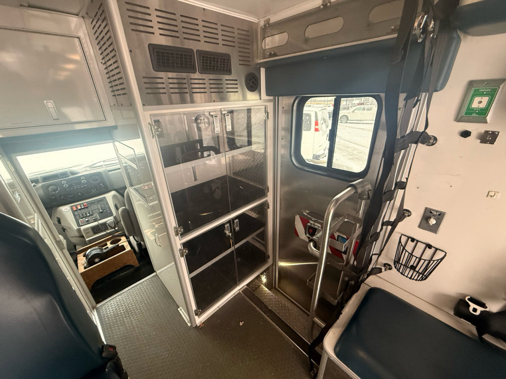 Used 2017 Ford E-450 and Econoline 450 Super Duty w/ Ambulance Prep Package RWD image 11