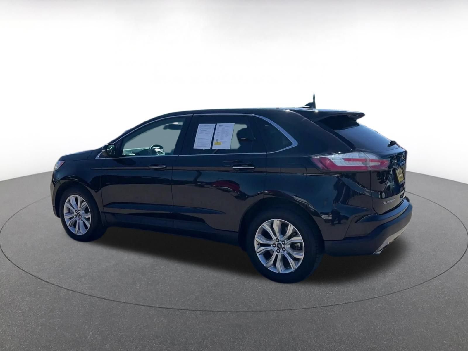 Used 2022 Ford Edge Titanium w/ Equipment Group 301A AWD/4WD image 10