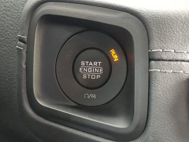 Certified 2025 Jeep Wrangler Unlimited Sahara w/ Safety Group image 33