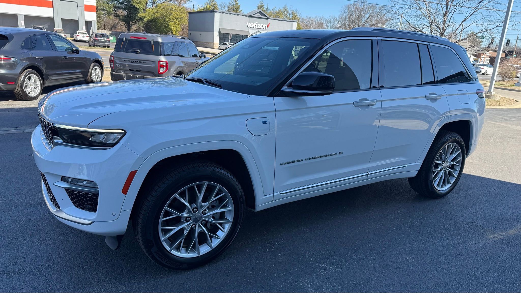 Used 2022 Jeep Grand Cherokee Summit image 6