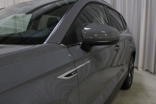 Used 2024 Volkswagen Taos SEL AWD/4WD image 35