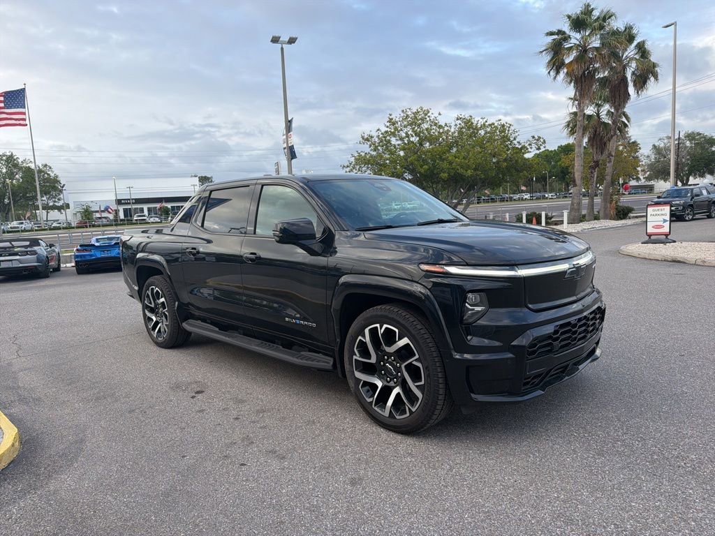 Used 2024 Chevrolet Silverado EV RST image 3