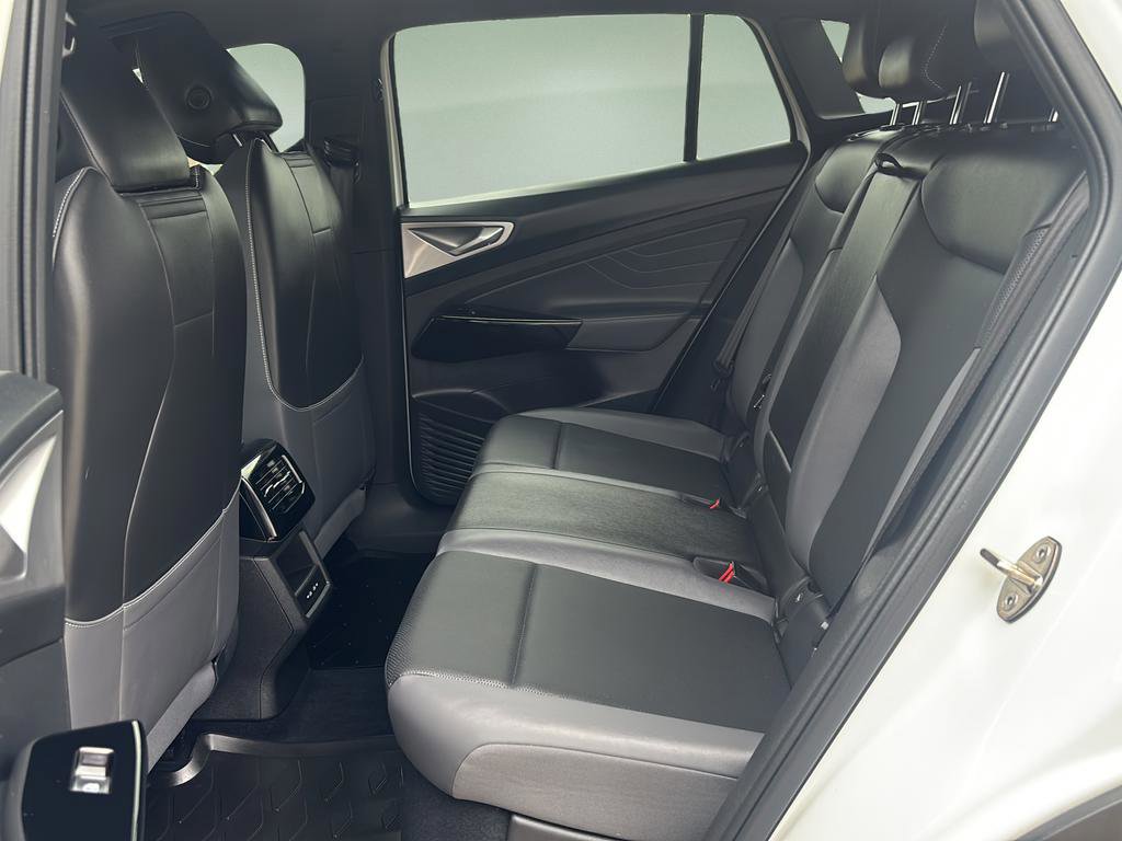 Used 2023 Volkswagen ID.4 Pro S RWD image 15
