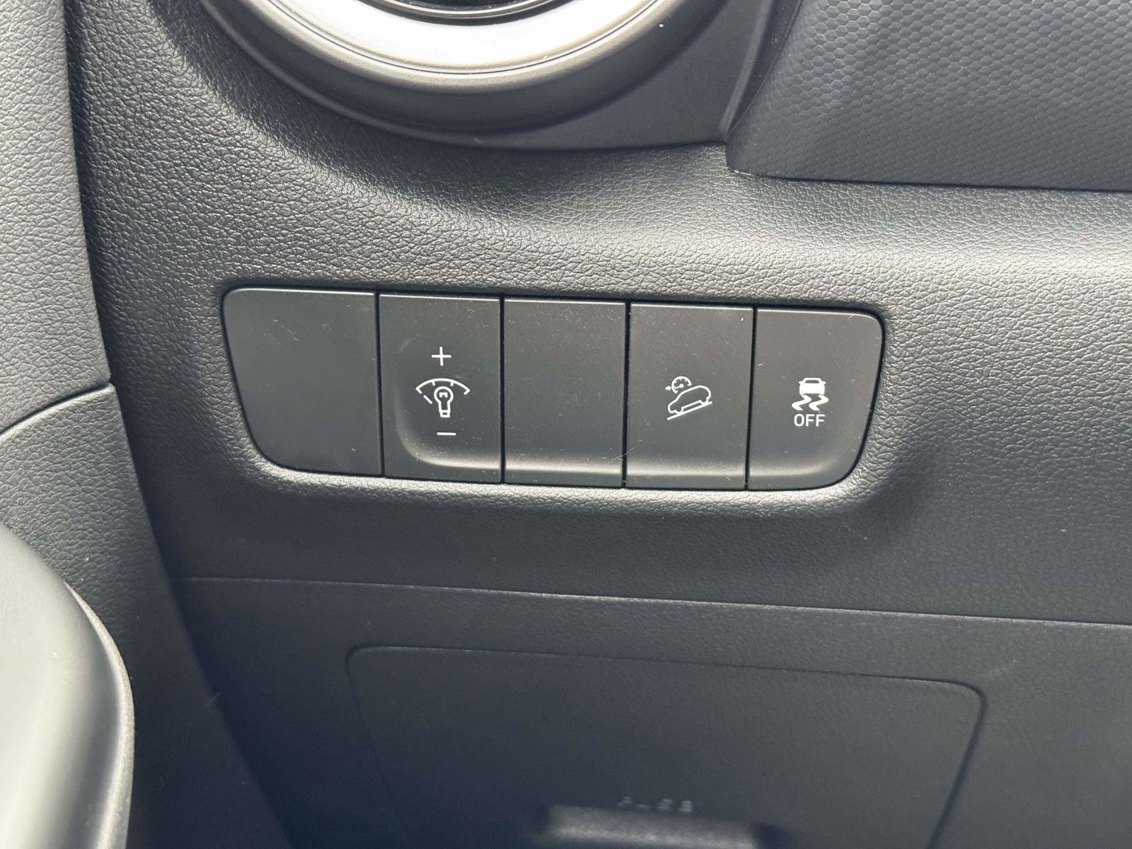 Used 2023 Hyundai Kona SEL image 22