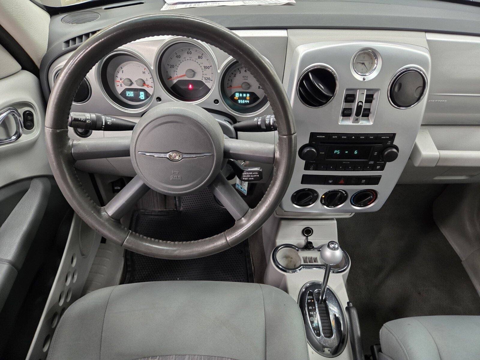 Used 2010 Chrysler PT Cruiser FWD image 8