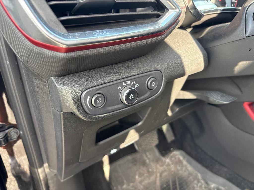 Used 2021 Chevrolet TrailBlazer RS w/ Convenience Package FWD image 17