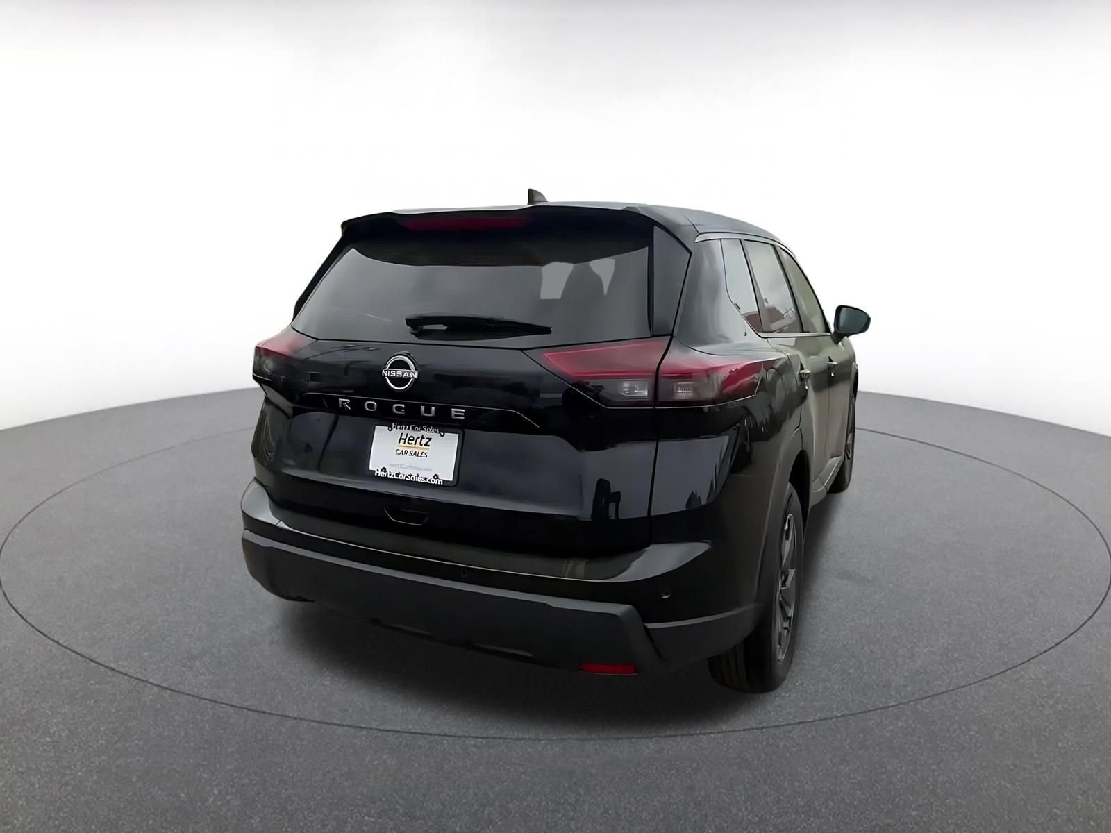 Used 2025 Nissan Rogue SV FWD image 14