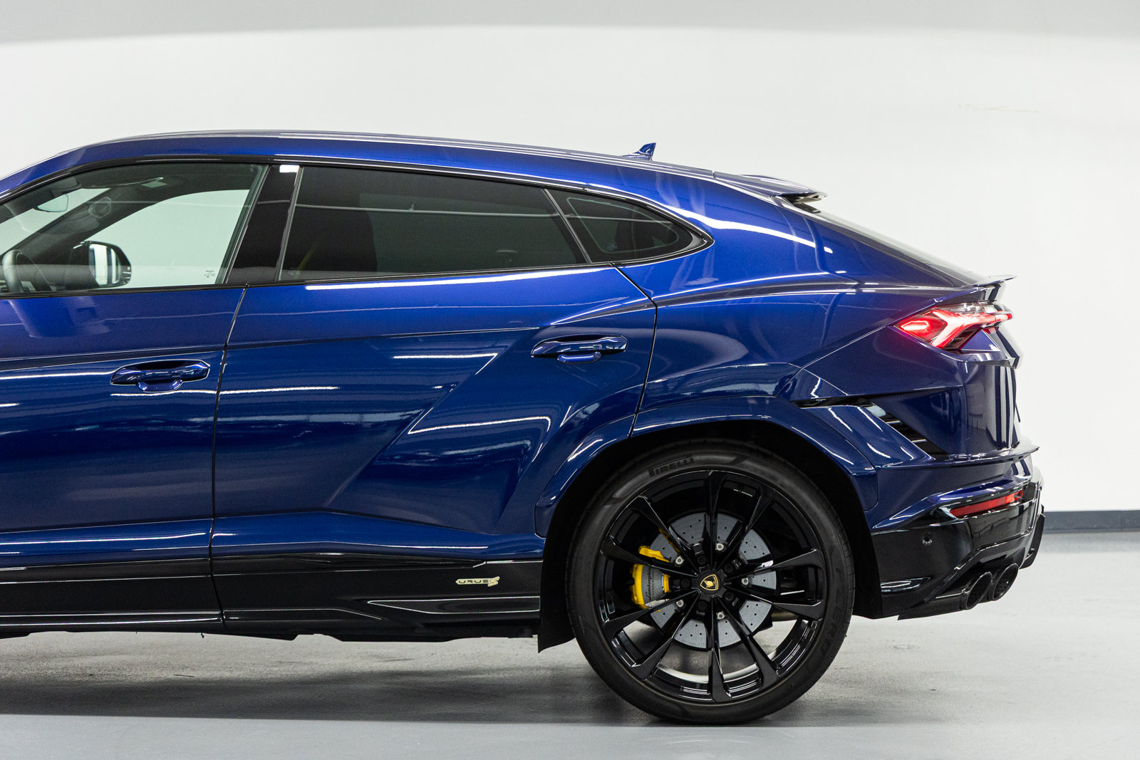 Used 2024 Lamborghini Urus S AWD/4WD image 17