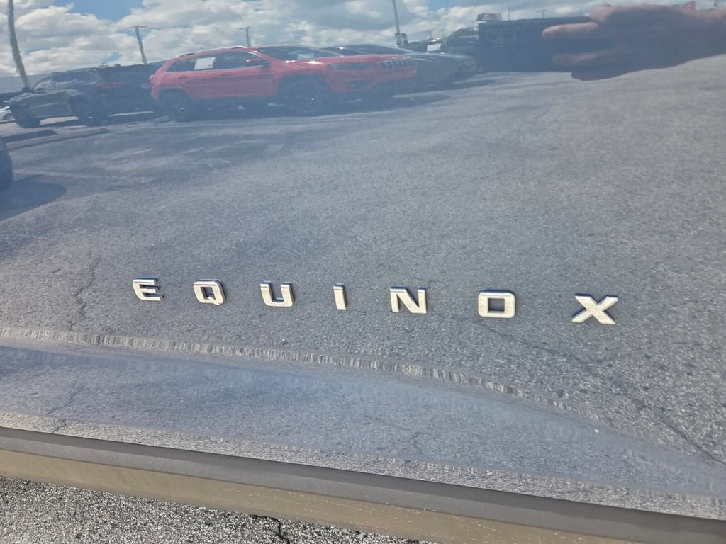 Used 2026 Chevrolet Equinox LT w/ Convenience Package II FWD image 4