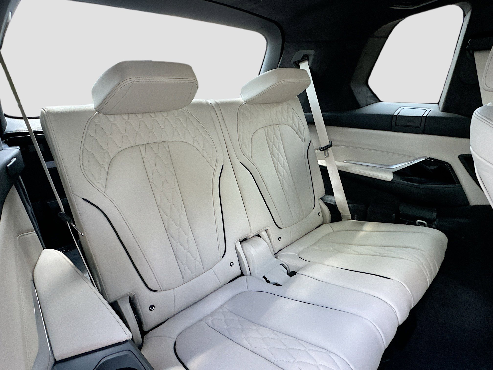 New 2026 BMW X7 M60i image 24