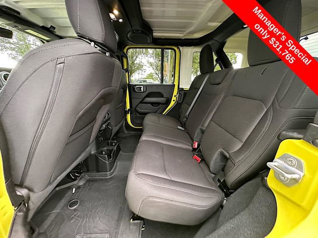 Used 2022 Jeep Wrangler Unlimited Sahara w/ Cold Weather Group image 17