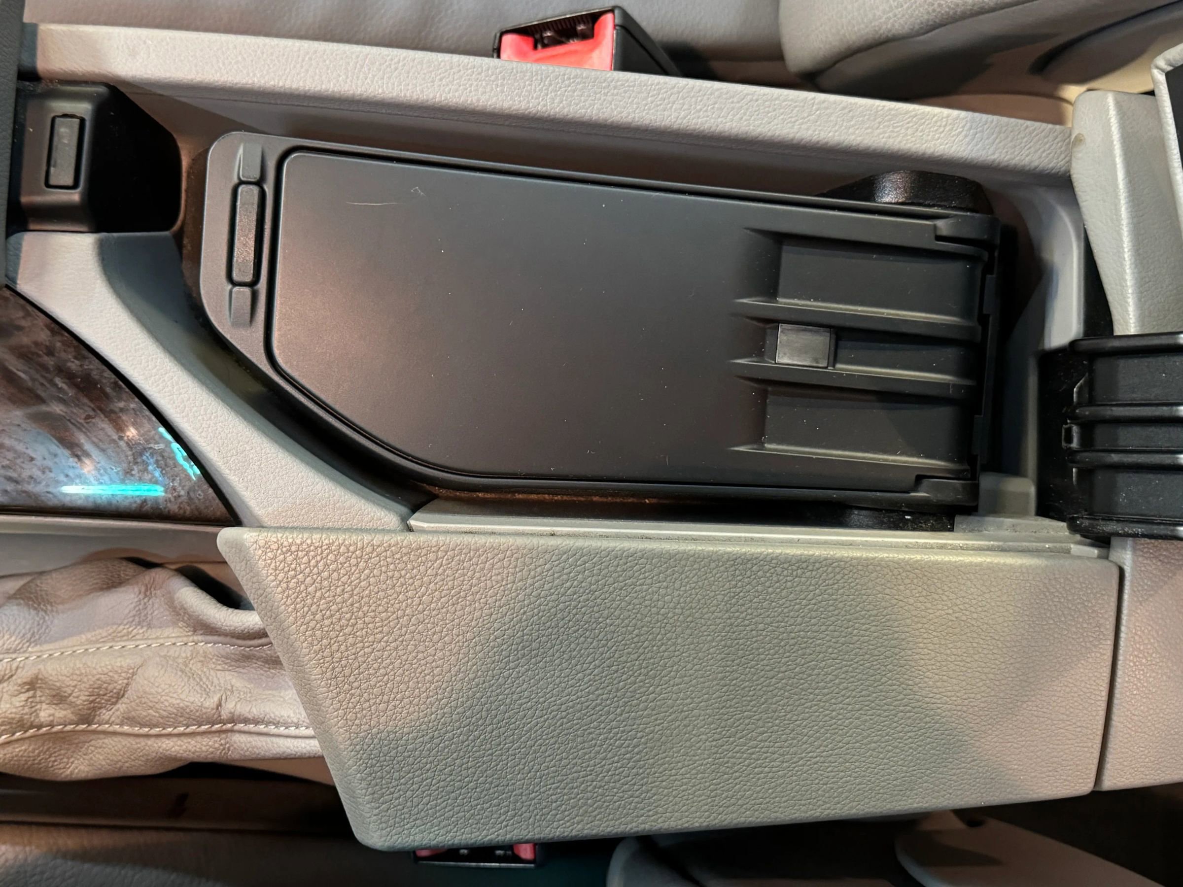 Used 2006 BMW 530xi Wagon image 24