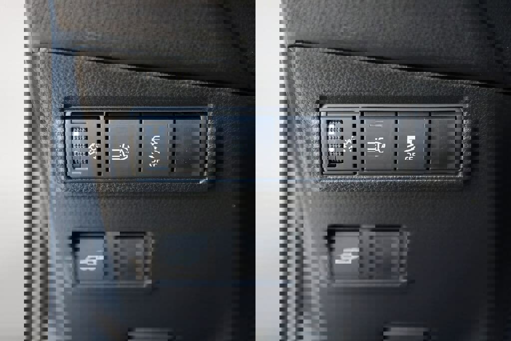 Certified 2026 Toyota Corolla Cross XLE w/ Convenience Package image 16