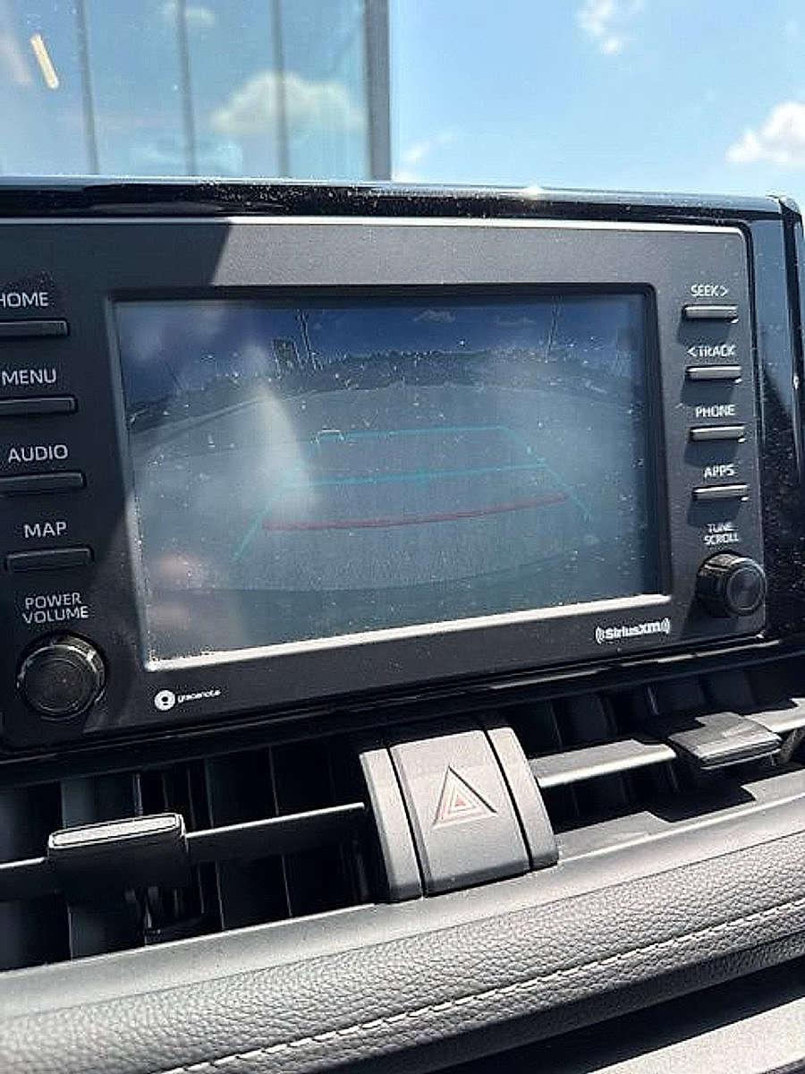 Used 2021 Toyota RAV4 XLE AWD/4WD image 15