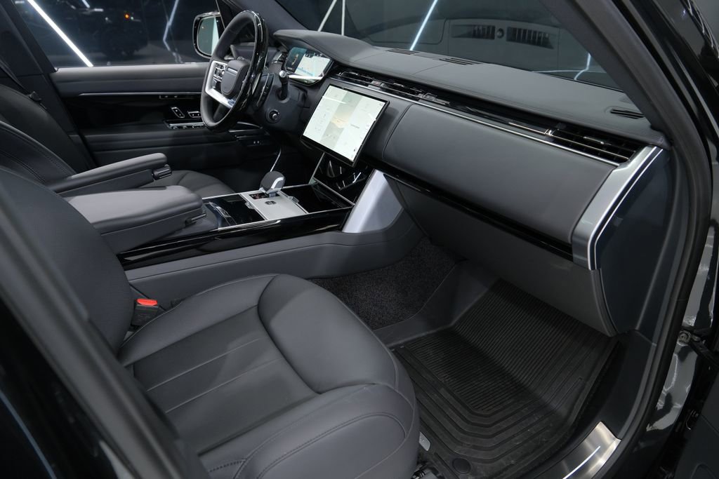 Used 2026 Land Rover Range Rover Long Wheelbase SE image 49