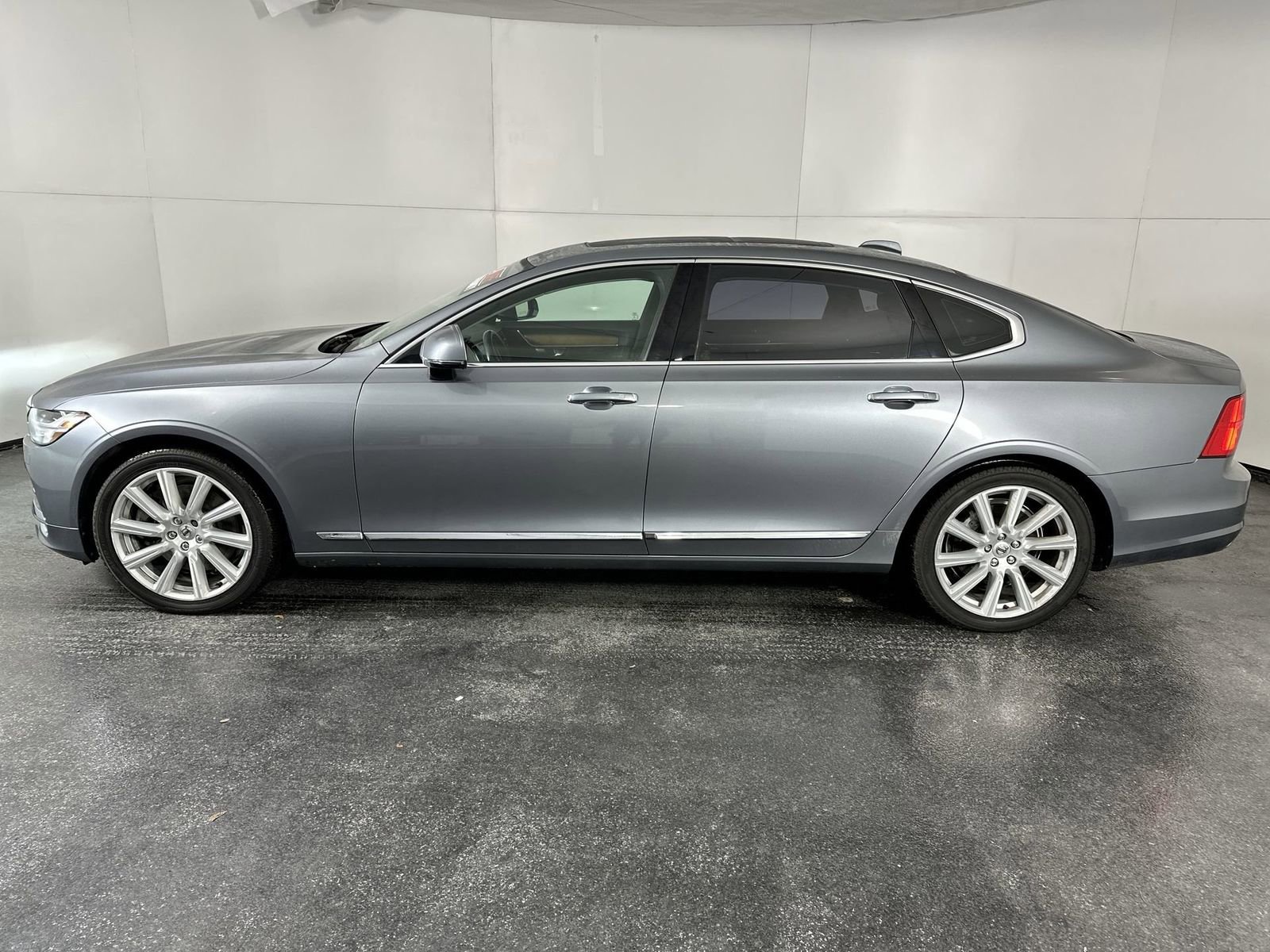 Used 2018 Volvo S90 T6 Inscription image 8
