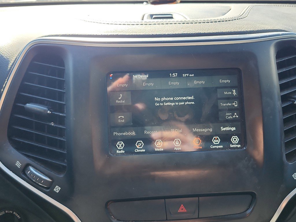 Used 2019 Jeep Cherokee Latitude w/ Popular Appearance Group image 25