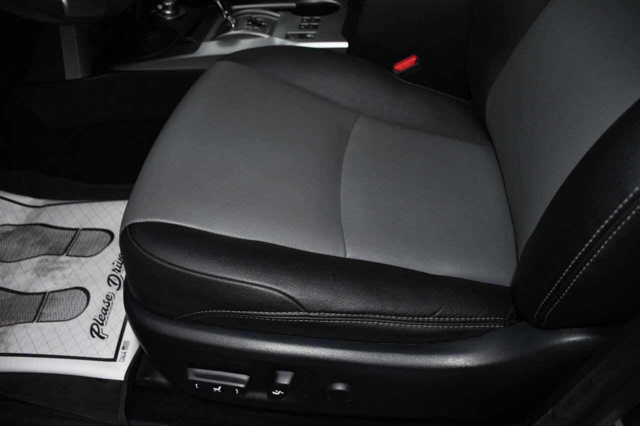 Used 2022 Toyota 4Runner SR5 Premium w/ Moonroof Package AWD/4WD image 13