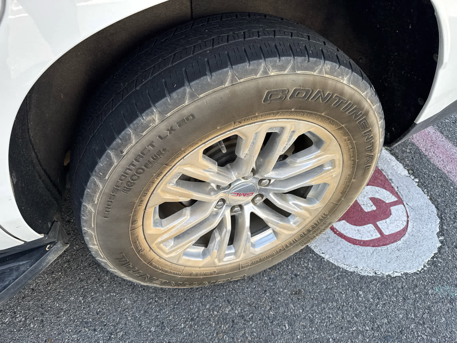 Used 2023 GMC Yukon SLT w/ SLT Premium Package image 6