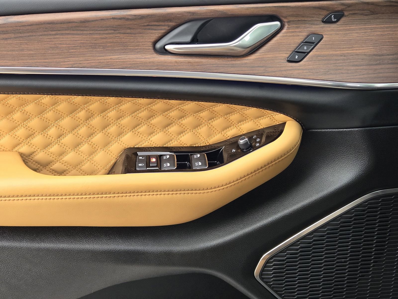 Used 2024 Jeep Grand Cherokee L Summit w/ High Altitude Package image 26