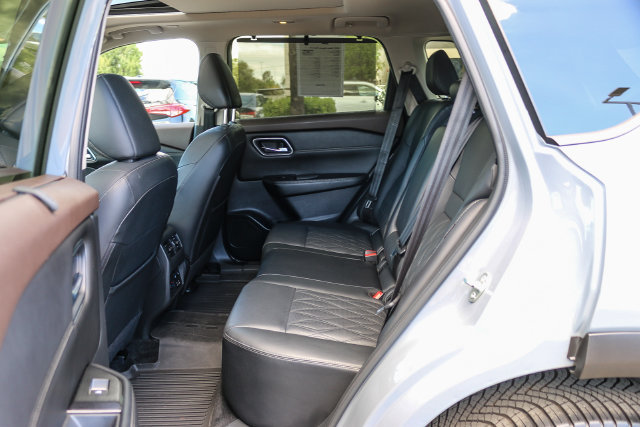 Used 2023 Nissan Rogue Platinum w/ Platinum Premium Package FWD image 24