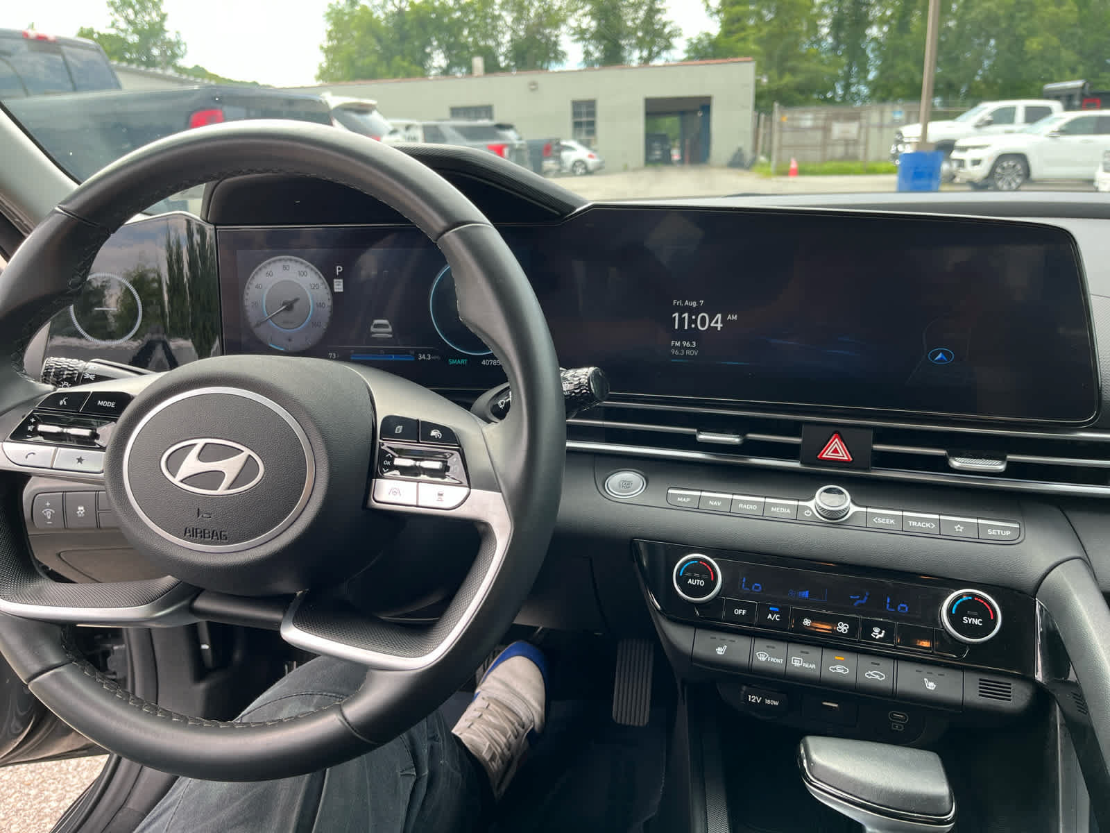 Used 2025 Hyundai Elantra SEL FWD image 18