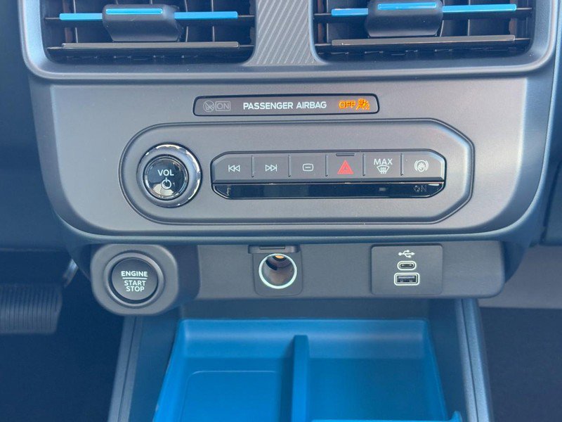 New 2025 Ford Maverick XLT image 9