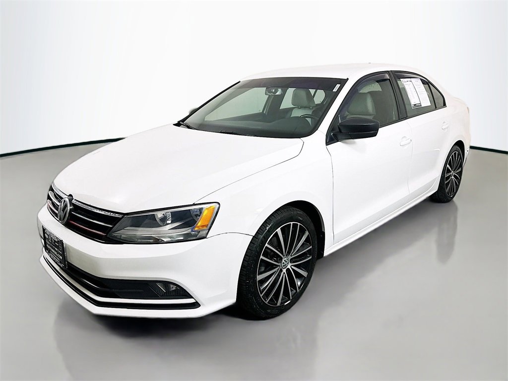 Used 2016 Volkswagen Jetta Sport image 3