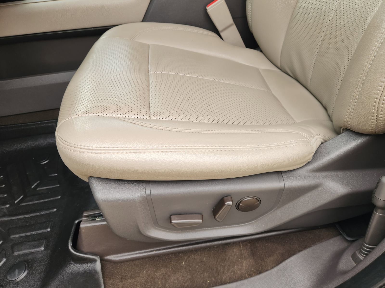 Used 2021 Ford Expedition XLT RWD image 24