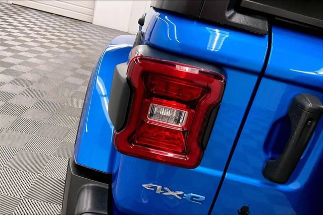 Used 2021 Jeep Wrangler Unlimited Sahara w/ Cold Weather Group image 31