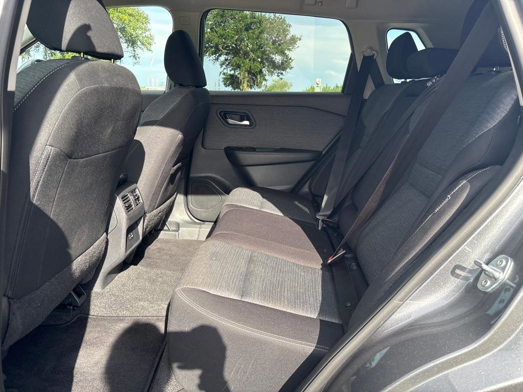 Used 2023 Nissan Rogue SV image 12