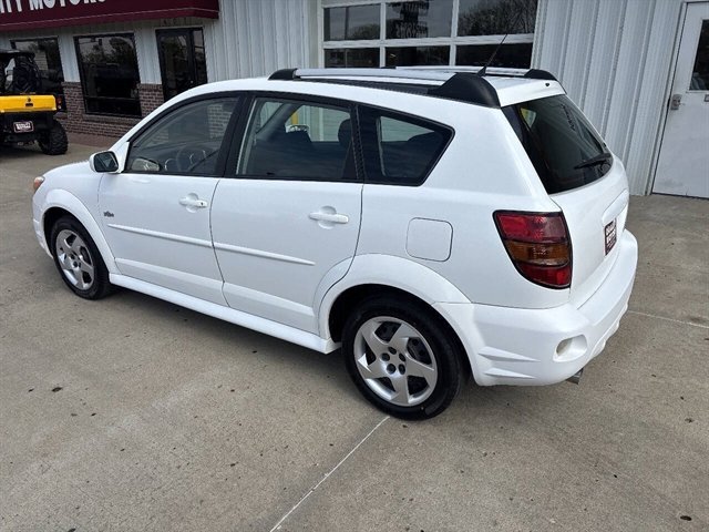 Used 2007 Pontiac Vibe w/ Preferred Package FWD image 9
