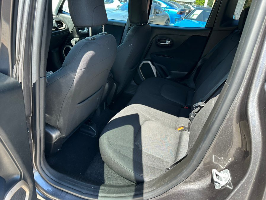 Used 2017 Jeep Renegade Latitude AWD/4WD image 14