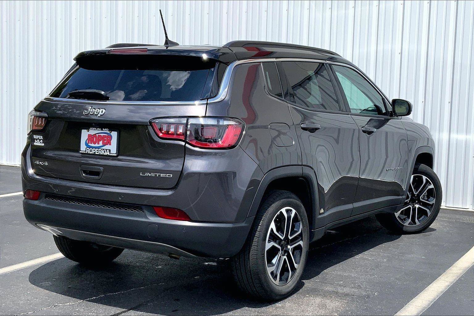 Used 2024 Jeep Compass Limited AWD/4WD image 11