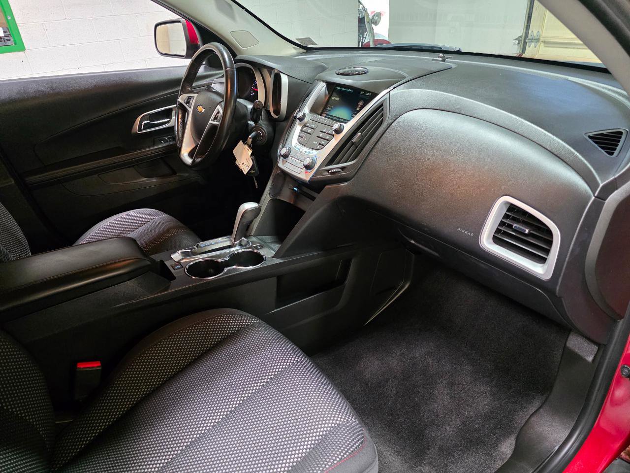 Used 2015 Chevrolet Equinox LT image 24