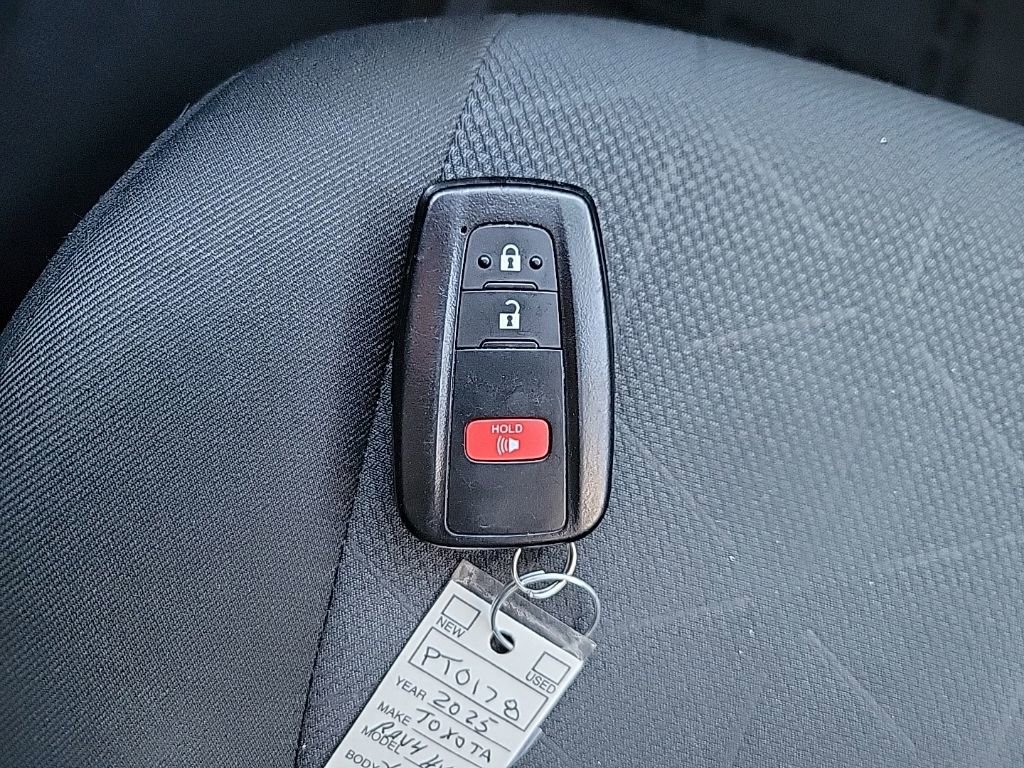 Used 2025 Toyota RAV4 XLE image 23