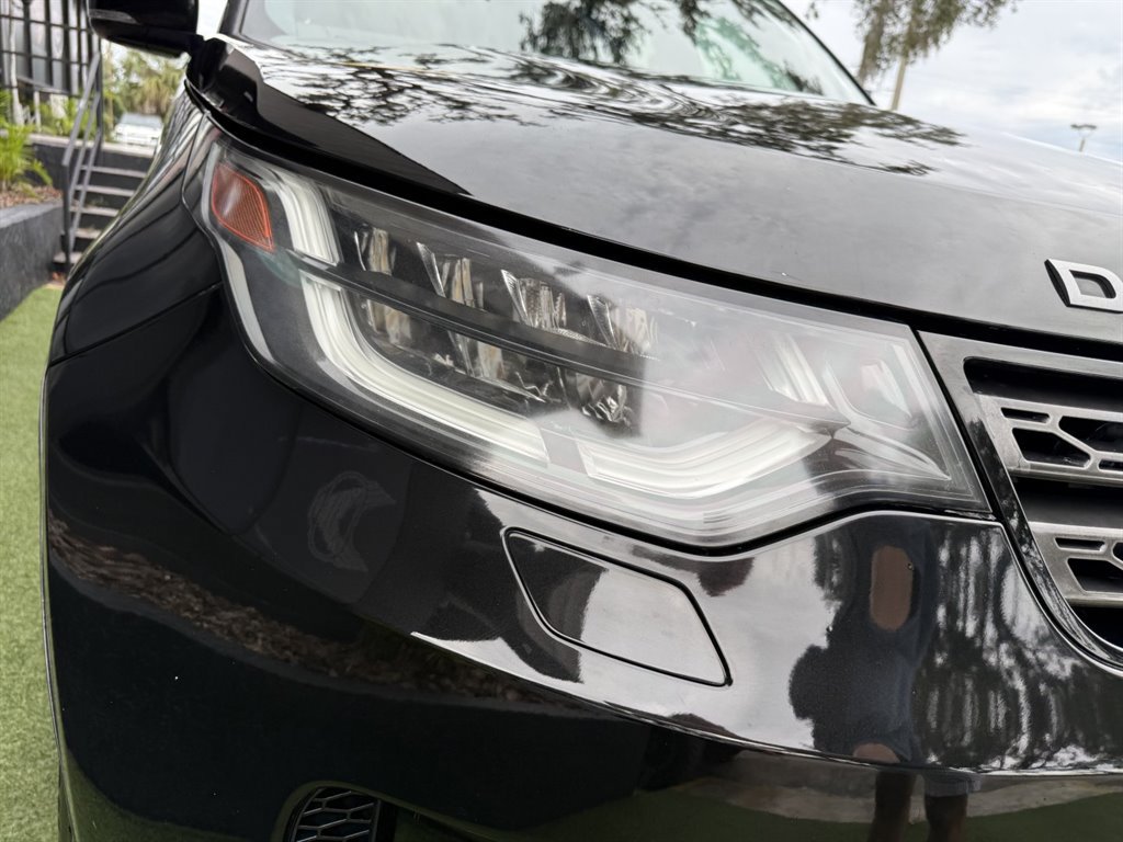 Used 2019 Land Rover Discovery SE AWD/4WD image 9