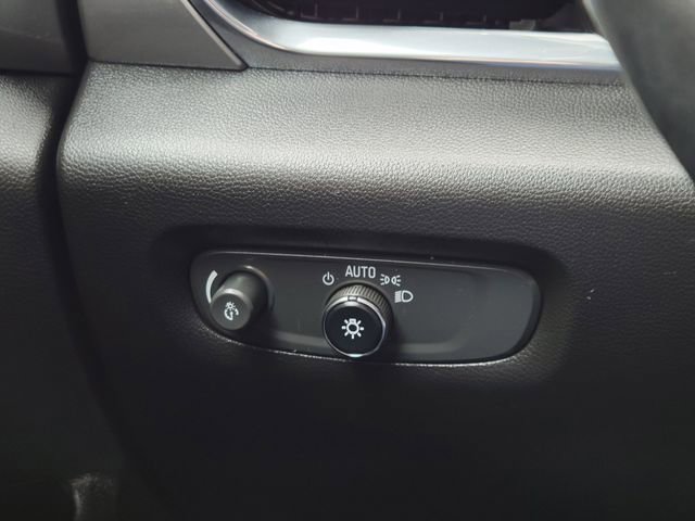 Used 2023 Chevrolet Traverse LT AWD/4WD image 12