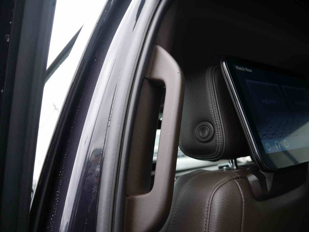 Used 2024 GMC Yukon XL Denali image 19