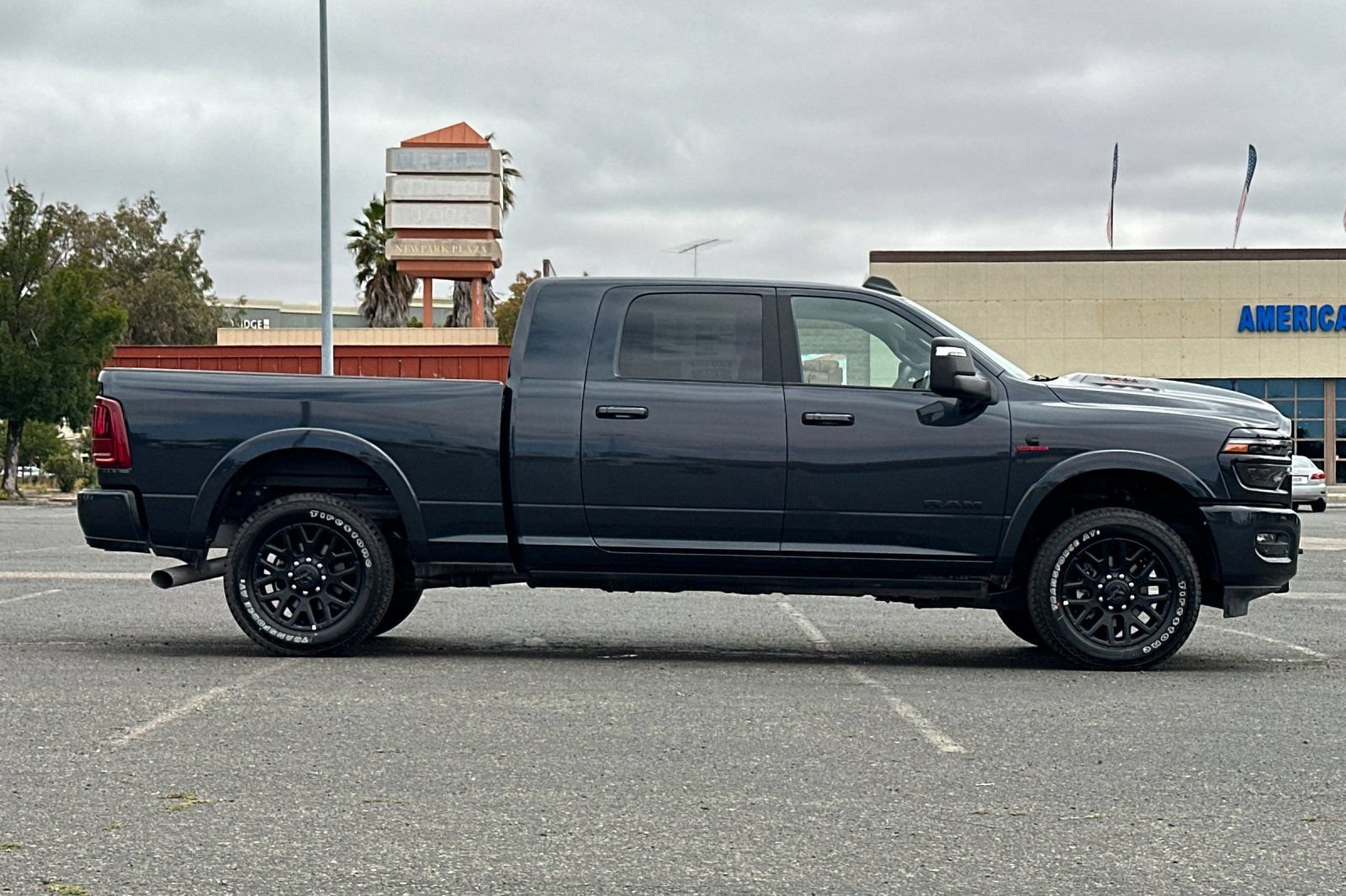 New 2026 RAM 2500 Limited AWD/4WD image 2